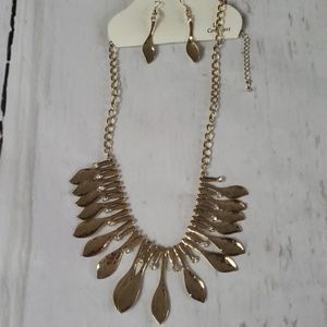 Fashion Gold necklace earring set NEW